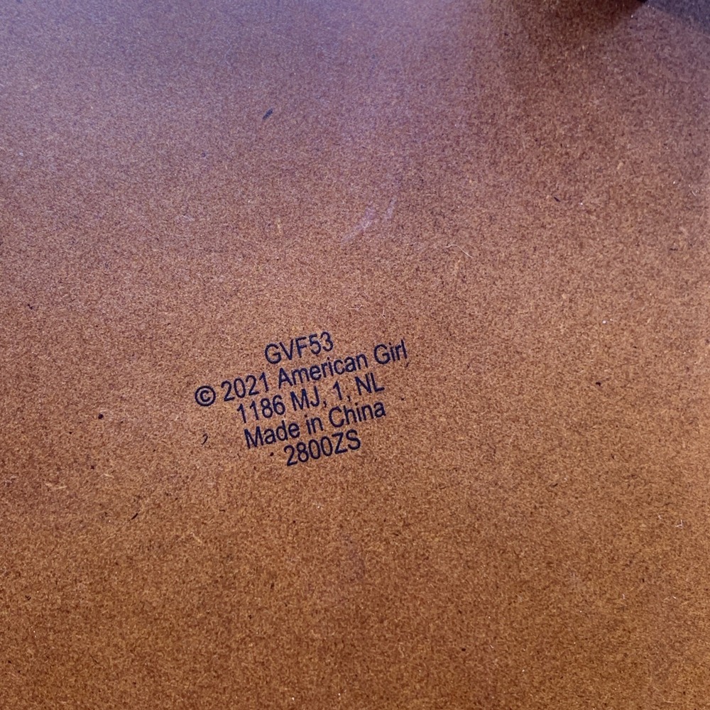 2021 American Girl Kira Bailey Wood Picnic Coffee Table 8.25" - Picture 3 of 7